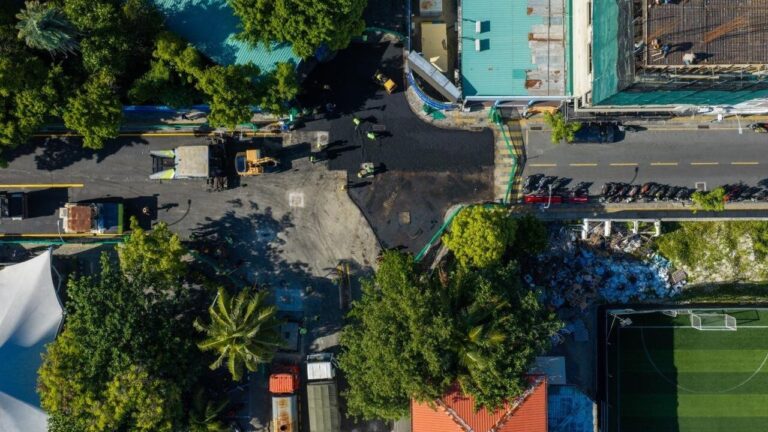 އަމީނީ މަގުގެ 2 ވަނަ ސެގްމެންޓްގައި ތާރު އަޅަައި ނިންމުން